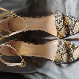 Bella Marie Women's Snakeskin Sandals - Tan
